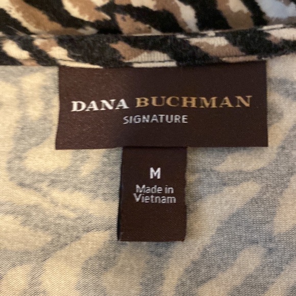 Dana Buchman Signature Woven V-Neck Short Sleeve Top - Picture 6 of 7